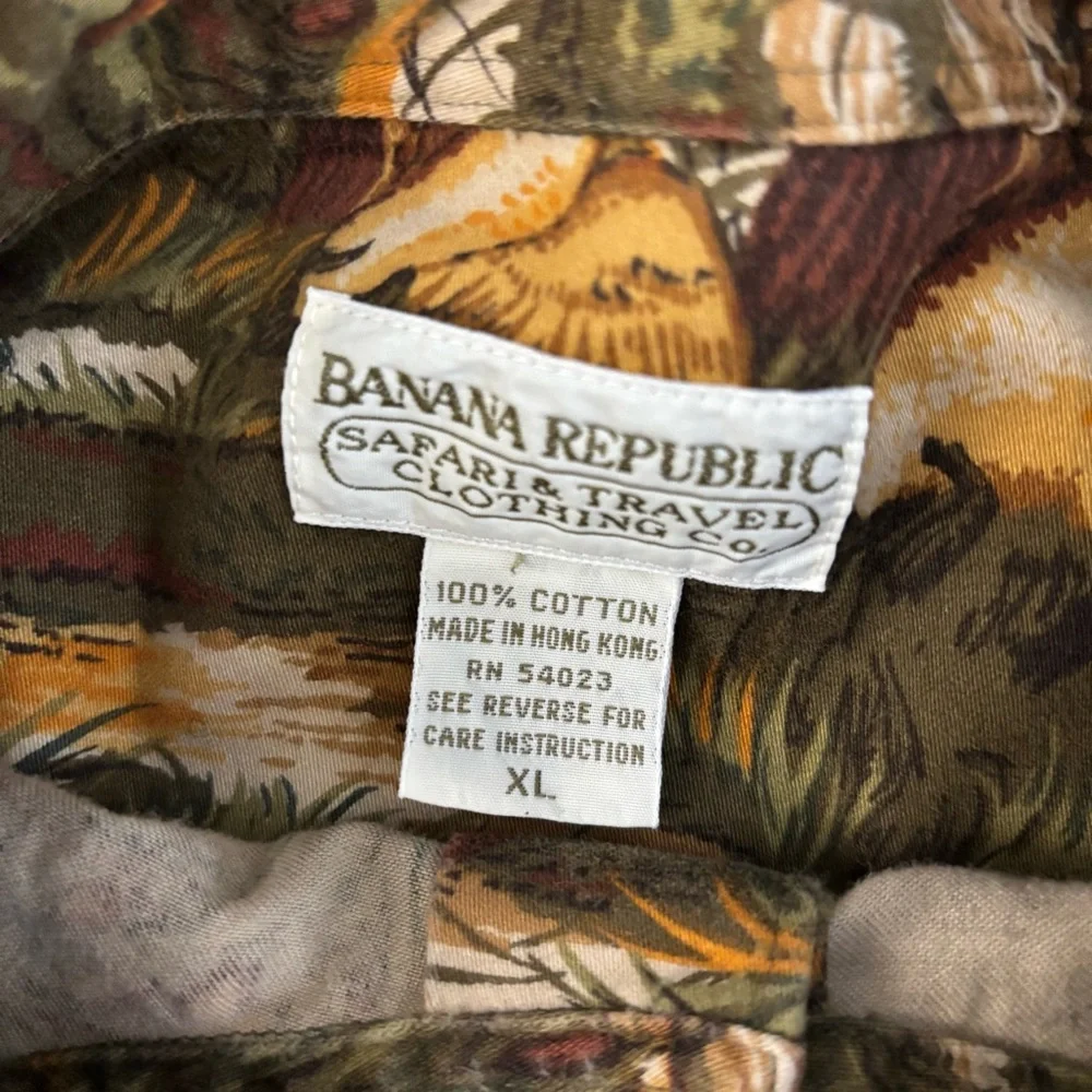❗️SOLD ❗️Banana Republic Safari Travel Cotton Flannel Button Down - Picture 4 of 7